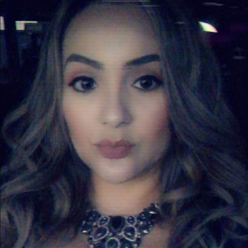 Meet your Posher, Marcela
